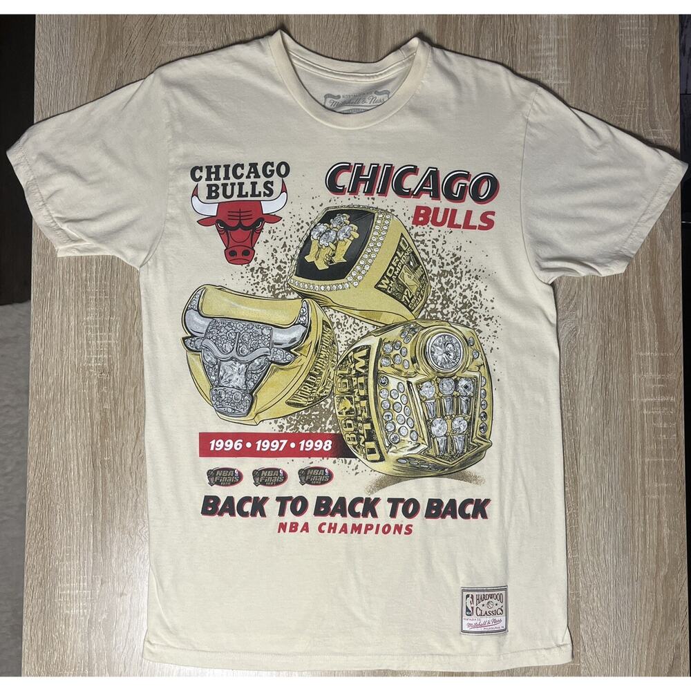 Mitchell & Ness Chicago Bulls 1996-98 NBA 3 Rings CLASSICS Mens M